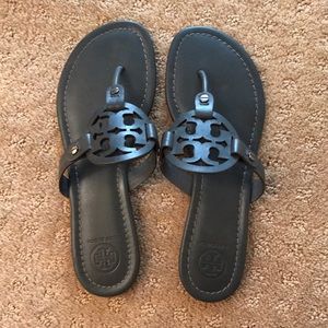 Tory Burch Navy/Dark Grey Flat Leather sandal